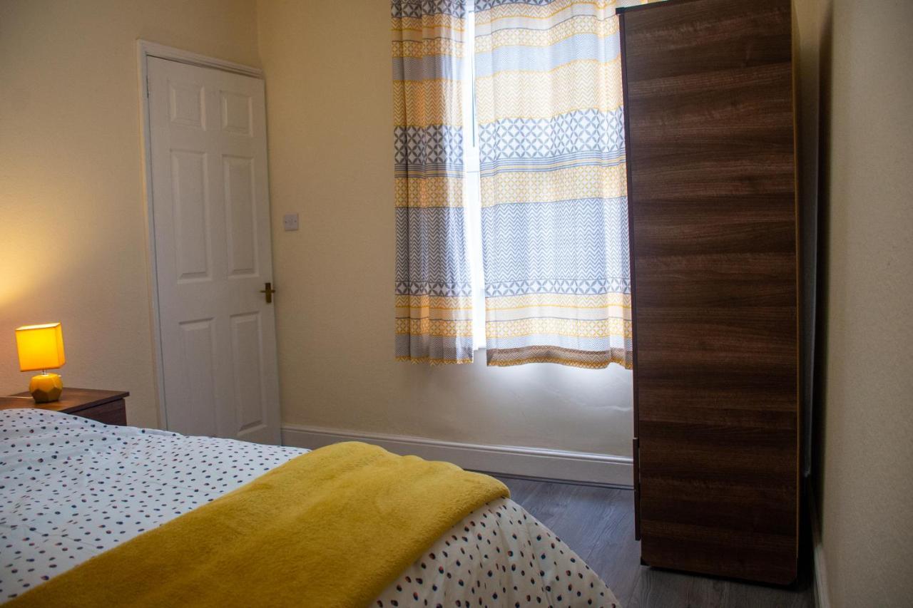 Royale Green View House- Free Parking, Wifi, Perfect For Contractors And Holiday Нортгемптон Екстер'єр фото