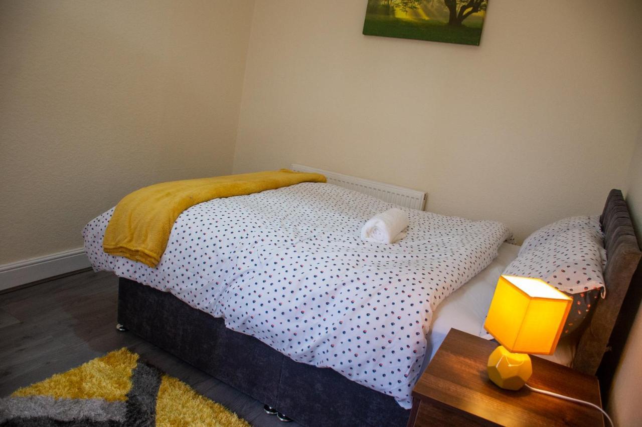 Royale Green View House- Free Parking, Wifi, Perfect For Contractors And Holiday Нортгемптон Екстер'єр фото