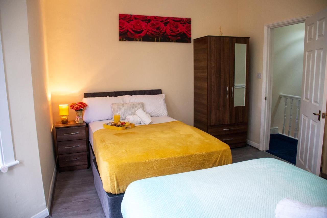 Royale Green View House- Free Parking, Wifi, Perfect For Contractors And Holiday Нортгемптон Екстер'єр фото